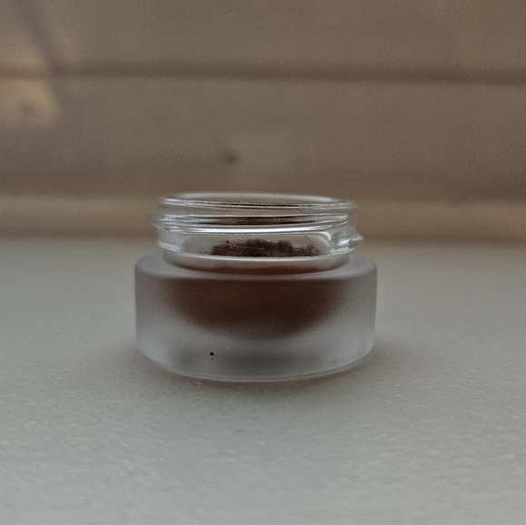 Charlotte Tilbury Eyes to Mesmerize in Star Gold - Picture 4 of 7